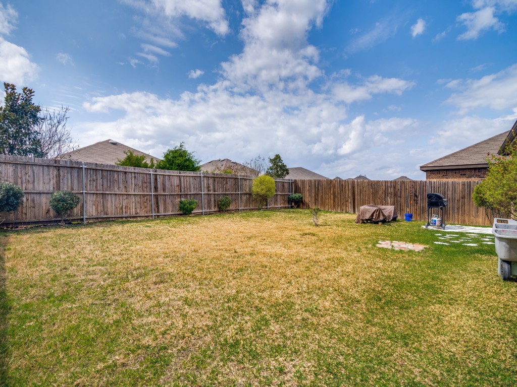 2431 Rosharon Drive Forney TX 75126