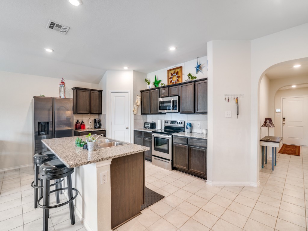 2431 Rosharon Drive Forney TX 75126