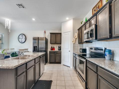 2431 Rosharon Drive Forney TX 75126