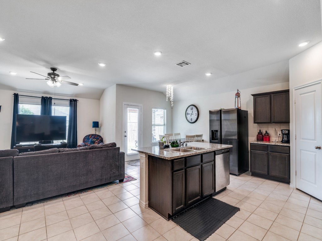 2431 Rosharon Drive Forney TX 75126
