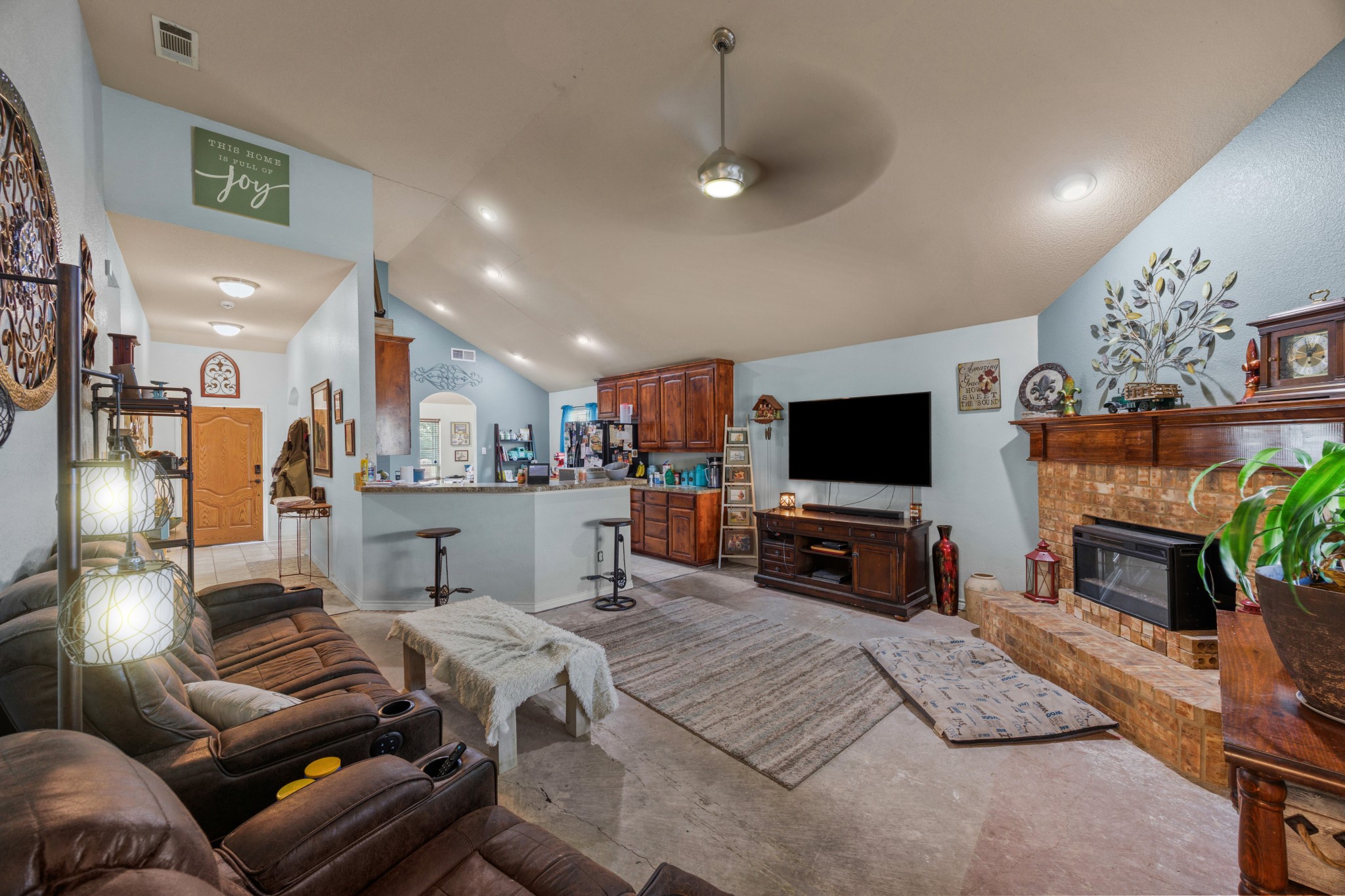 424 Brookhollow Lane Saginaw TX 76131