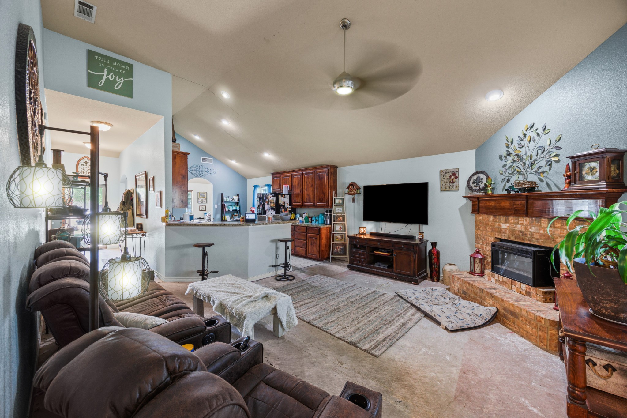424 Brookhollow Lane Saginaw TX 76131
