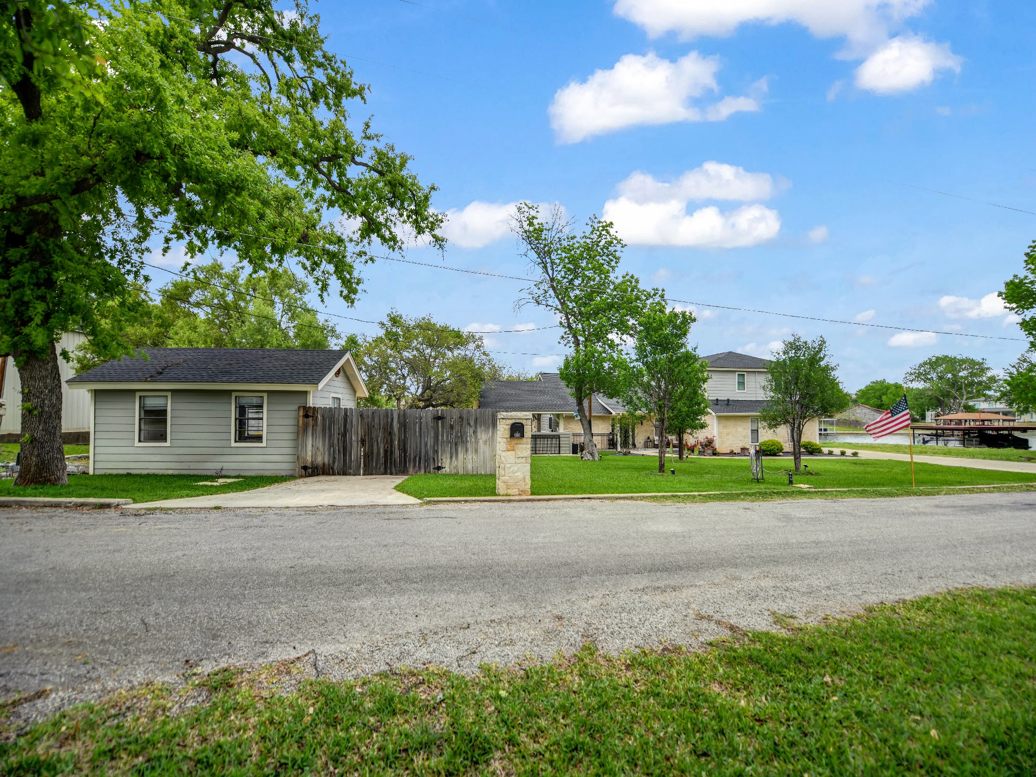 608 Casas Del Norte Court Court Granbury TX 76049
