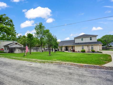 608 Casas Del Norte Ct Court Granbury TX 76049