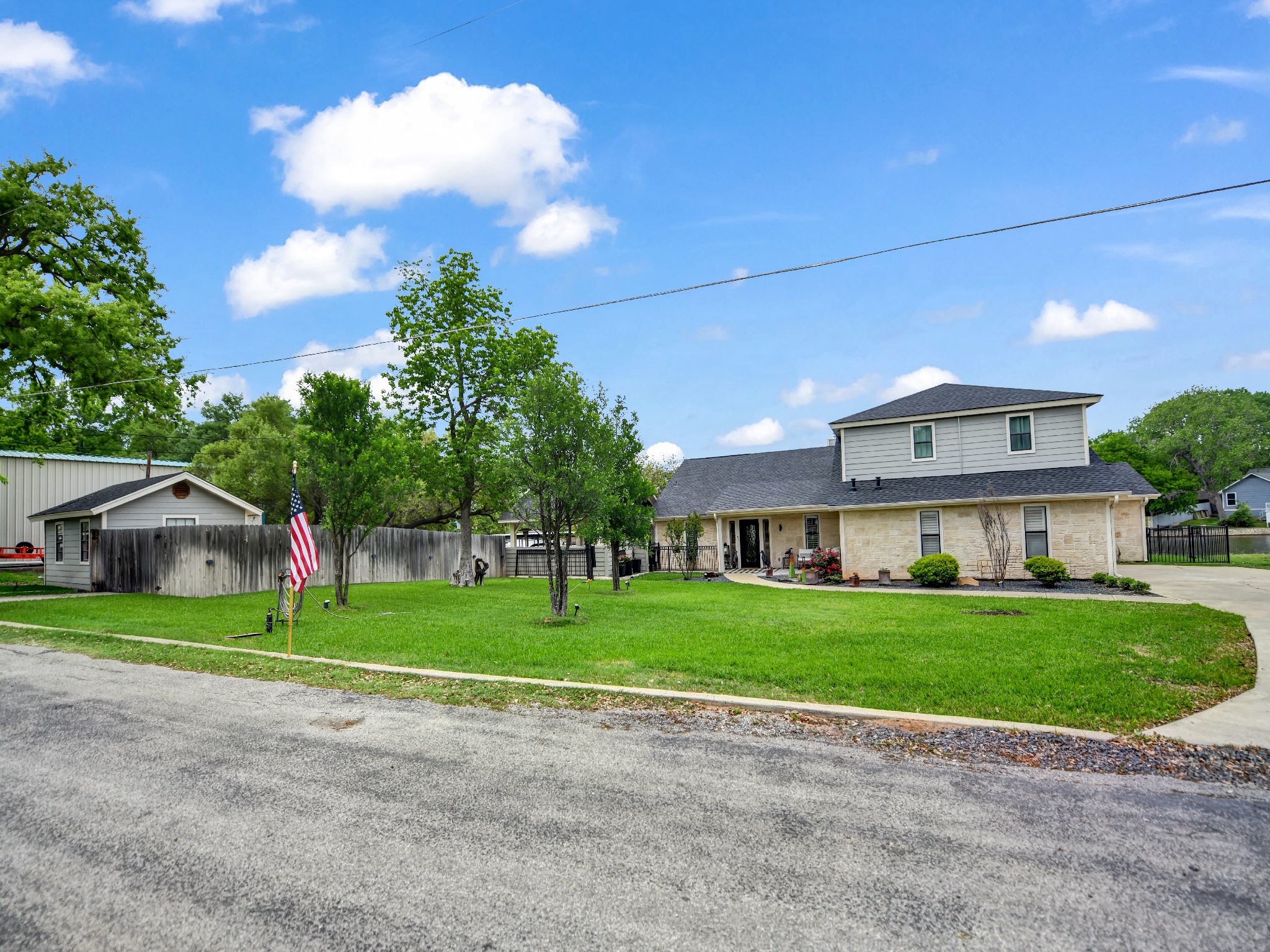 608 Casas Del Norte Court Court Granbury TX 76049