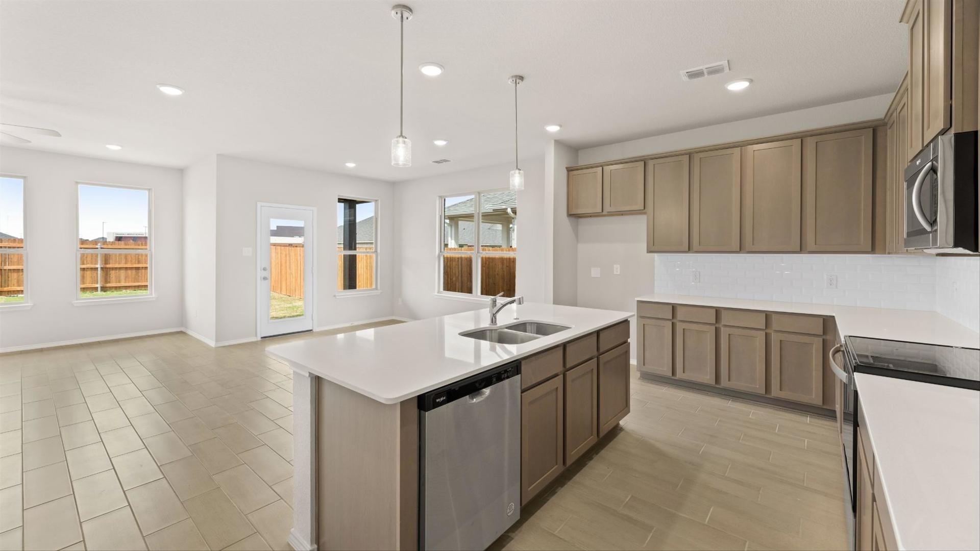 816 Alderwood Drive Red Oak TX 75154