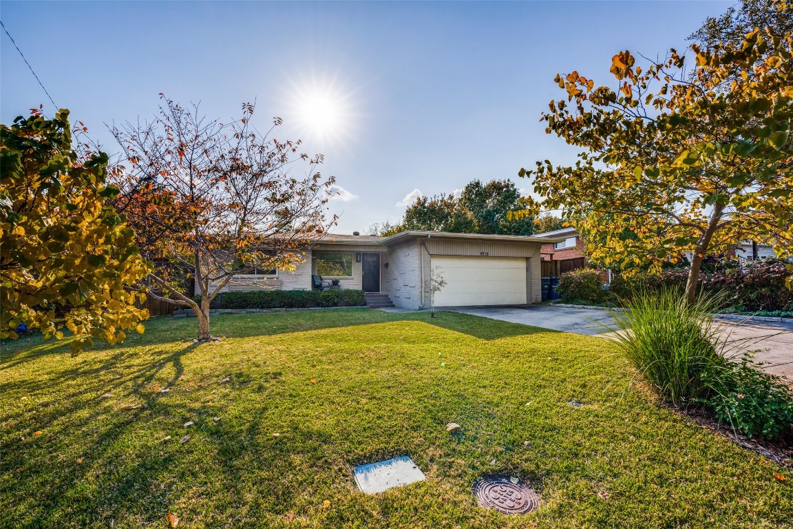 9718 Twin Creek Drive Dallas TX 75228
