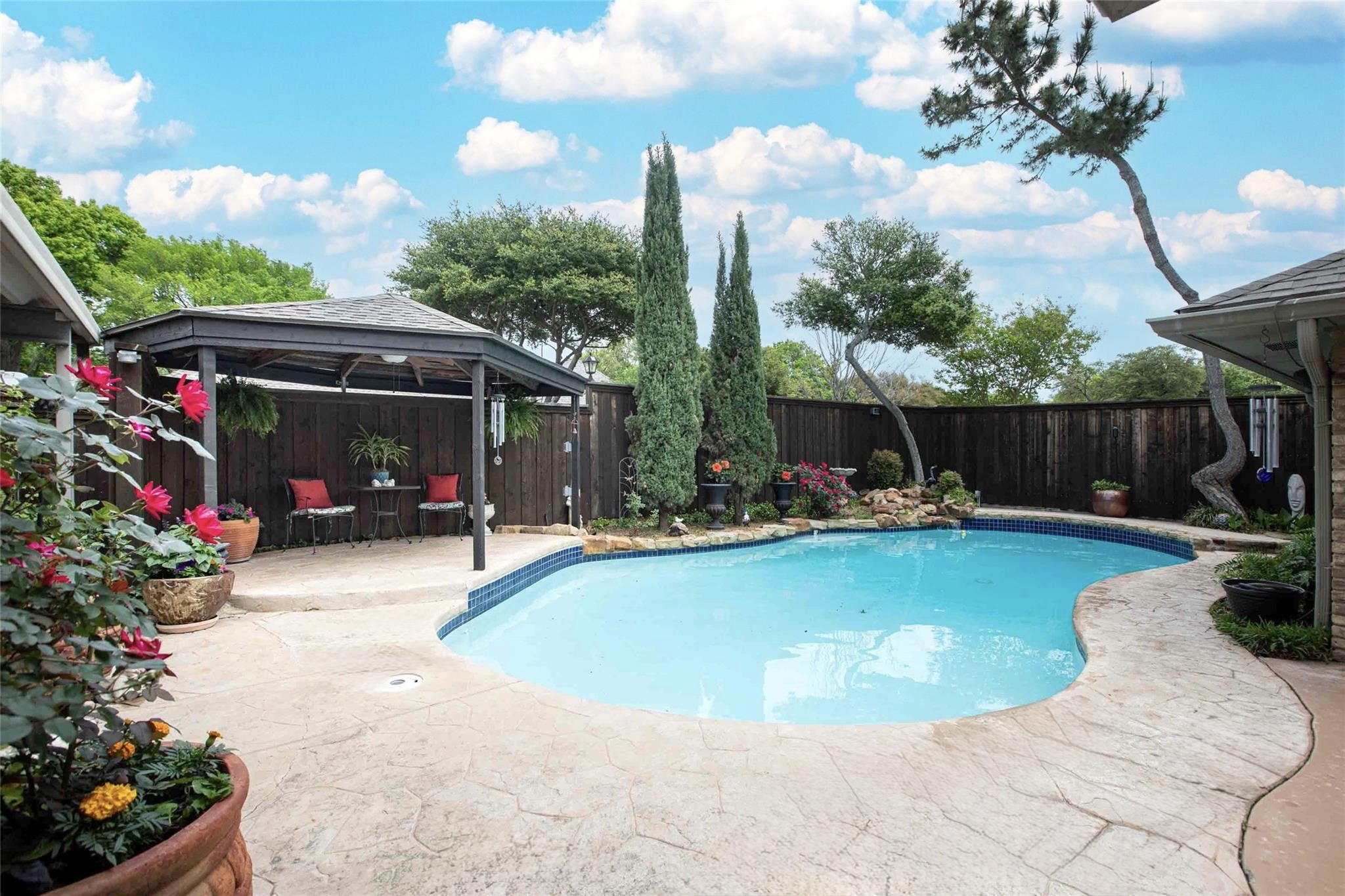10011 Hickory Crossing Dallas TX 75243