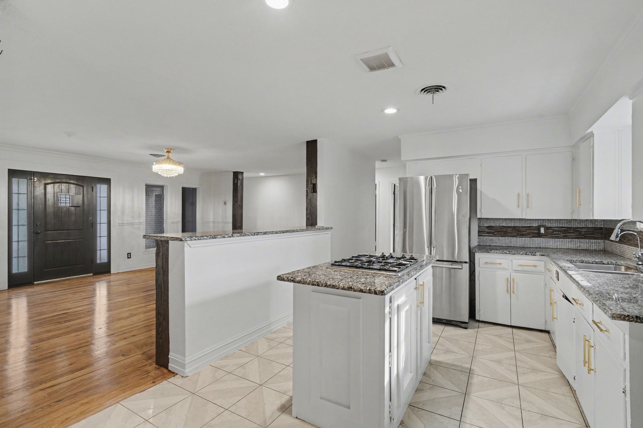 1714 E Union Bower Road Irving TX 75061