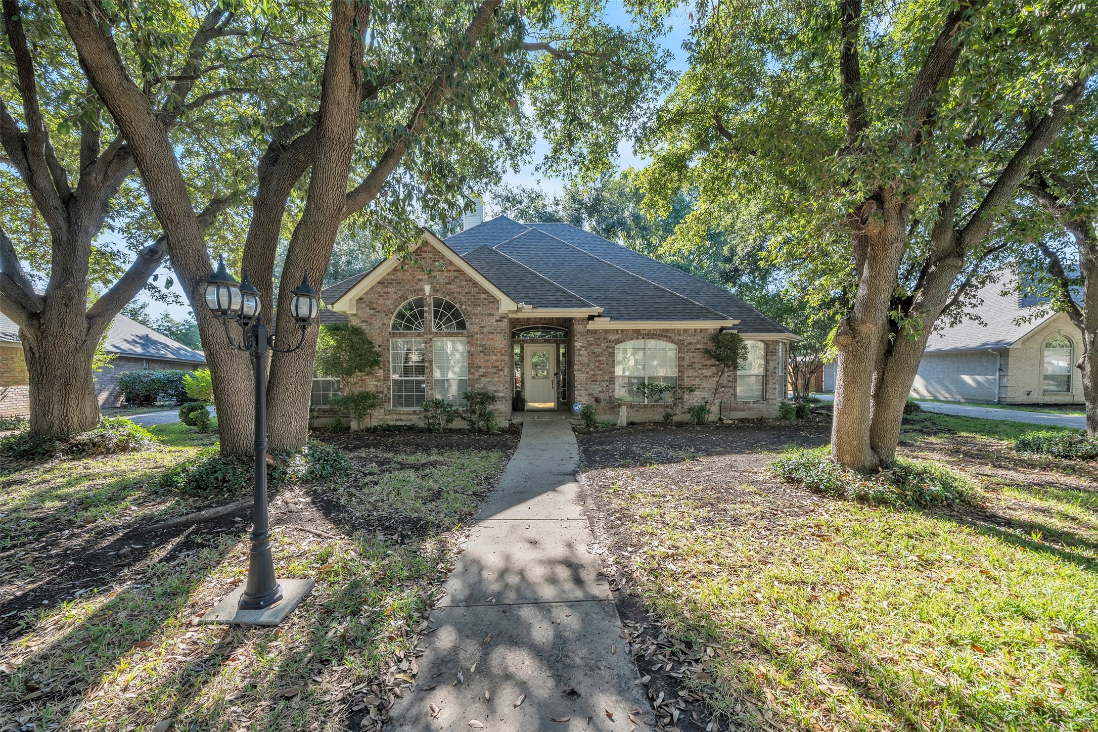 6412 Royal Court North Richland Hills TX 76180