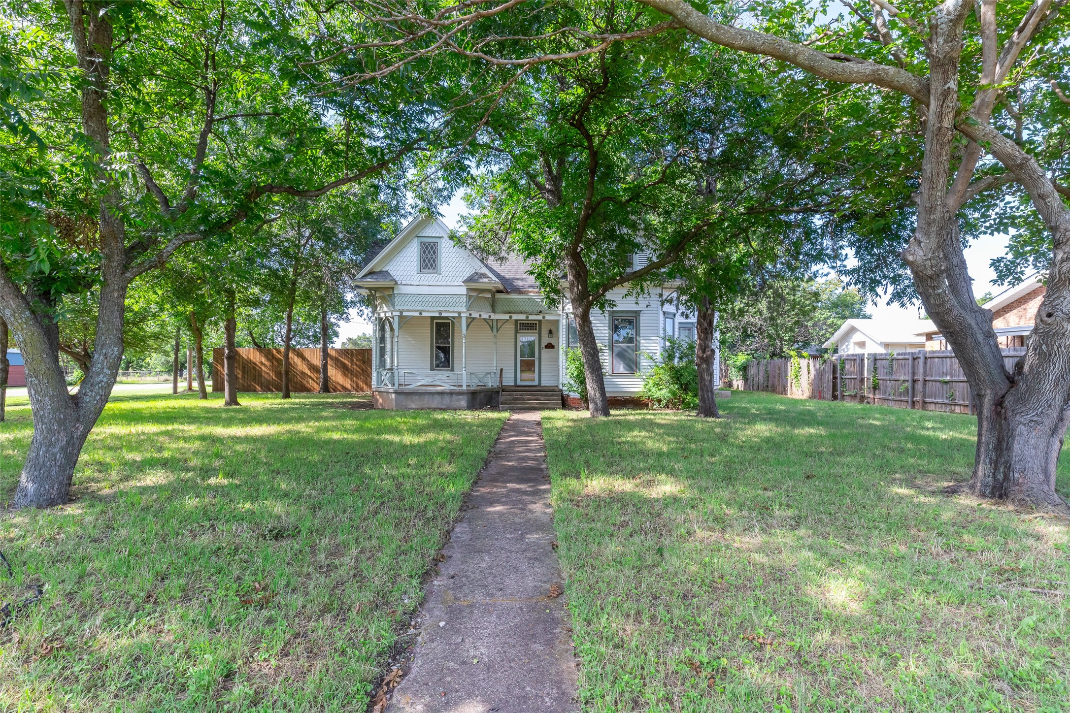 601 W 3rd Street Baird TX 79504