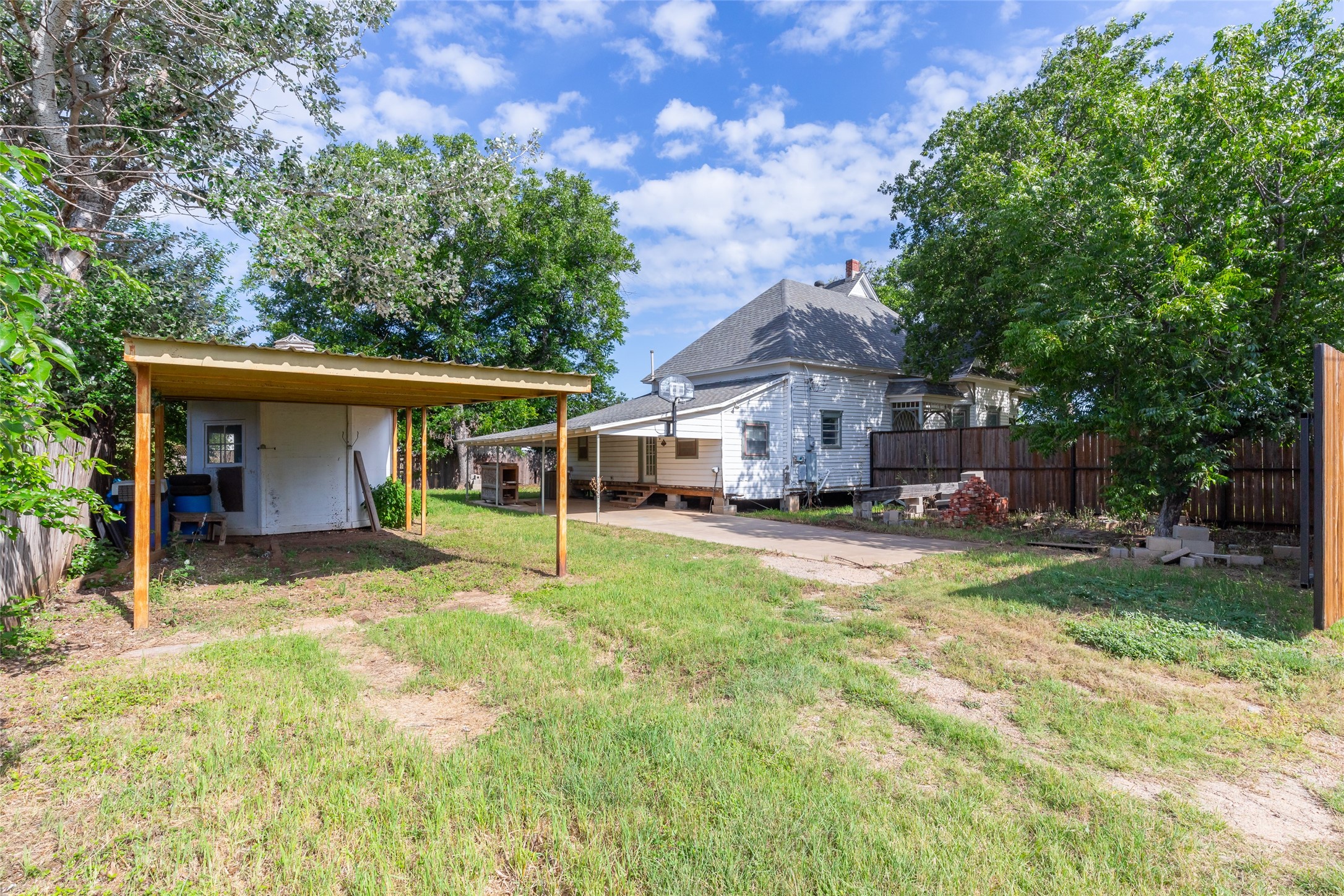 601 W 3rd Street Baird TX 79504