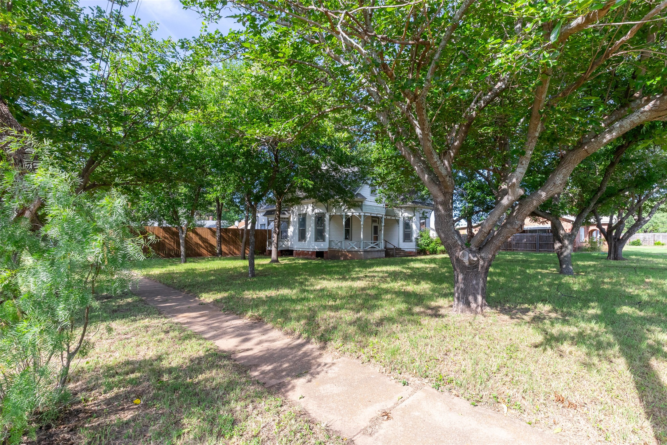 601 W 3rd Street Baird TX 79504