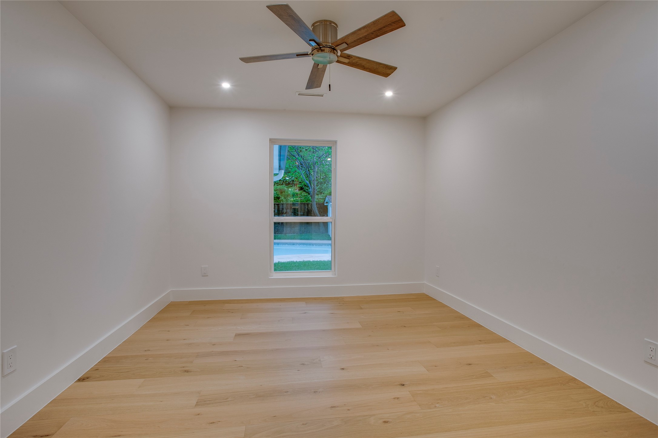 10819 Lochspring Drive Dallas TX 75218
