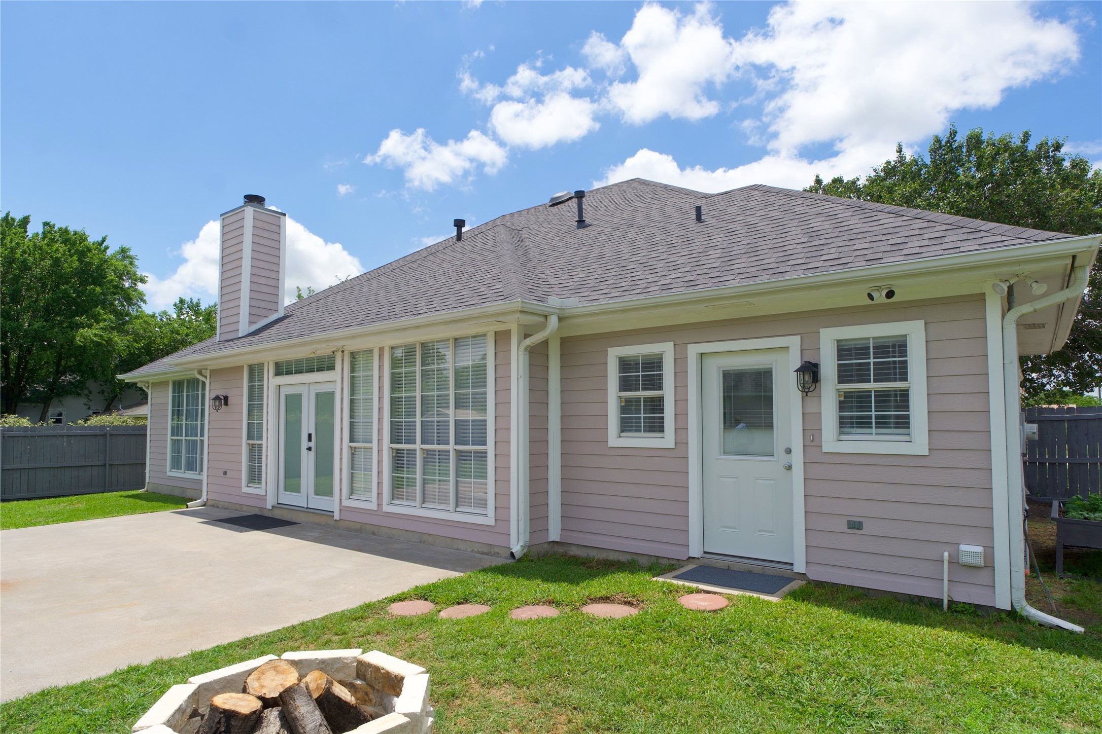 732 N Elm Street Muenster TX 76252