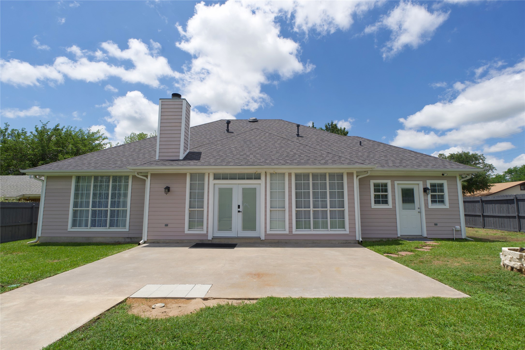 732 N Elm Street Muenster TX 76252