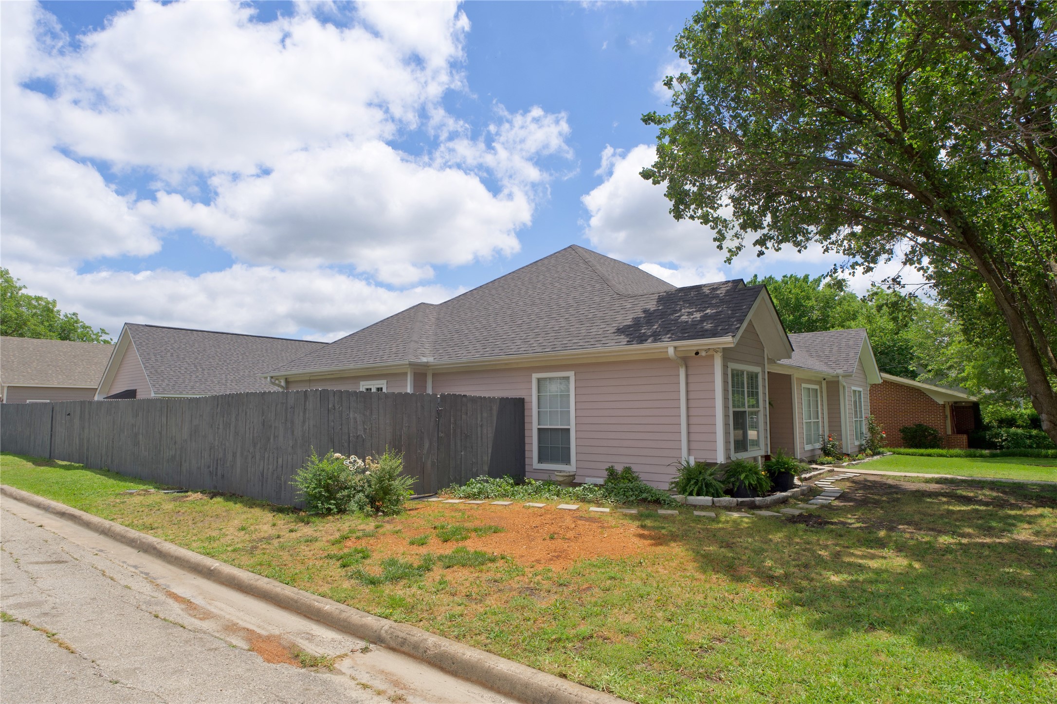 732 N Elm Street Muenster TX 76252