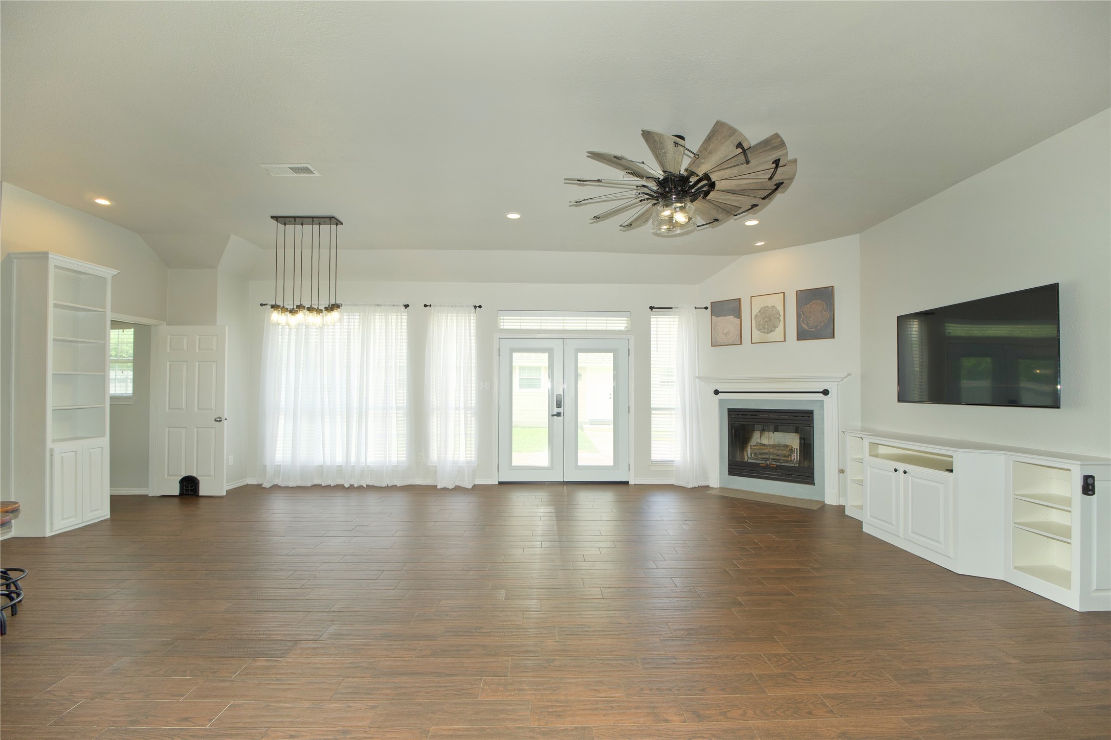 732 N Elm Street Muenster TX 76252