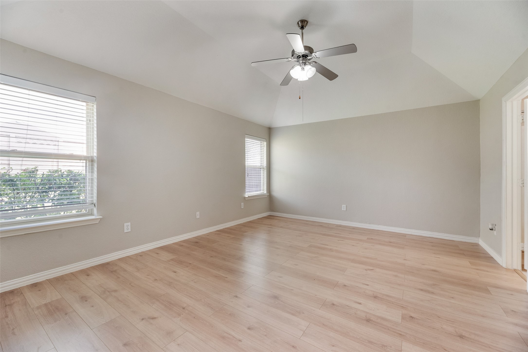 1517 White Willow Lane Arlington TX 76002