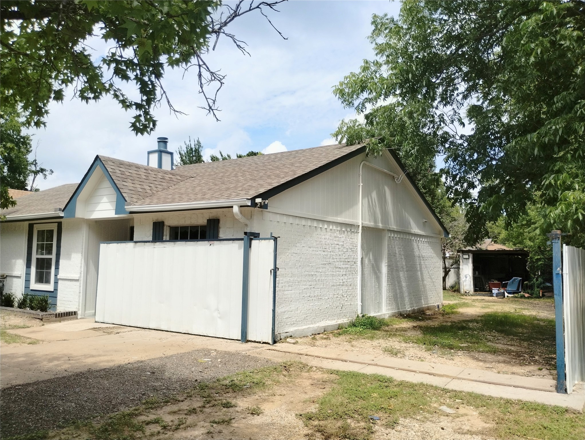704 Manhattan Drive Dallas TX 75217