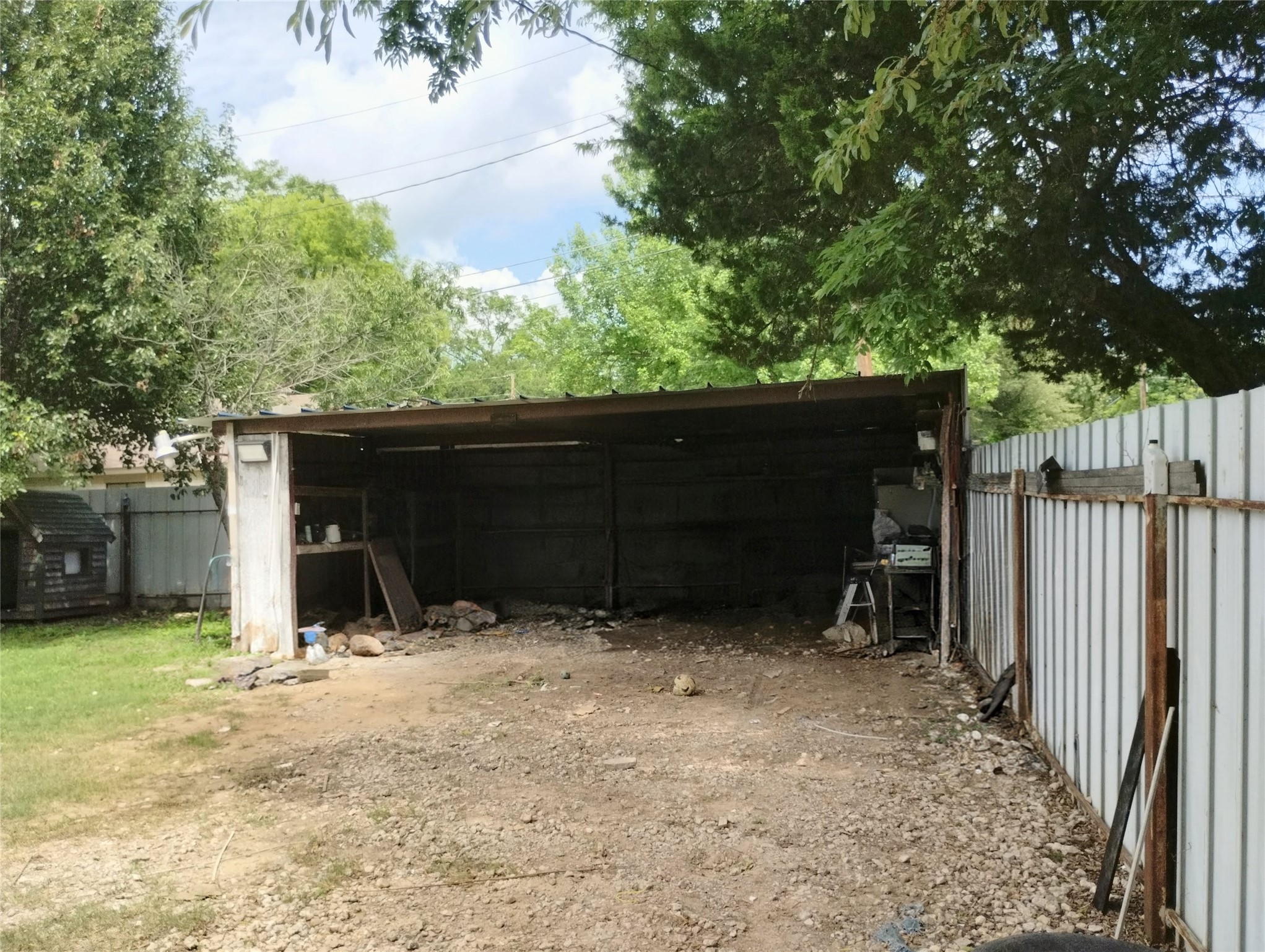 704 Manhattan Drive Dallas TX 75217