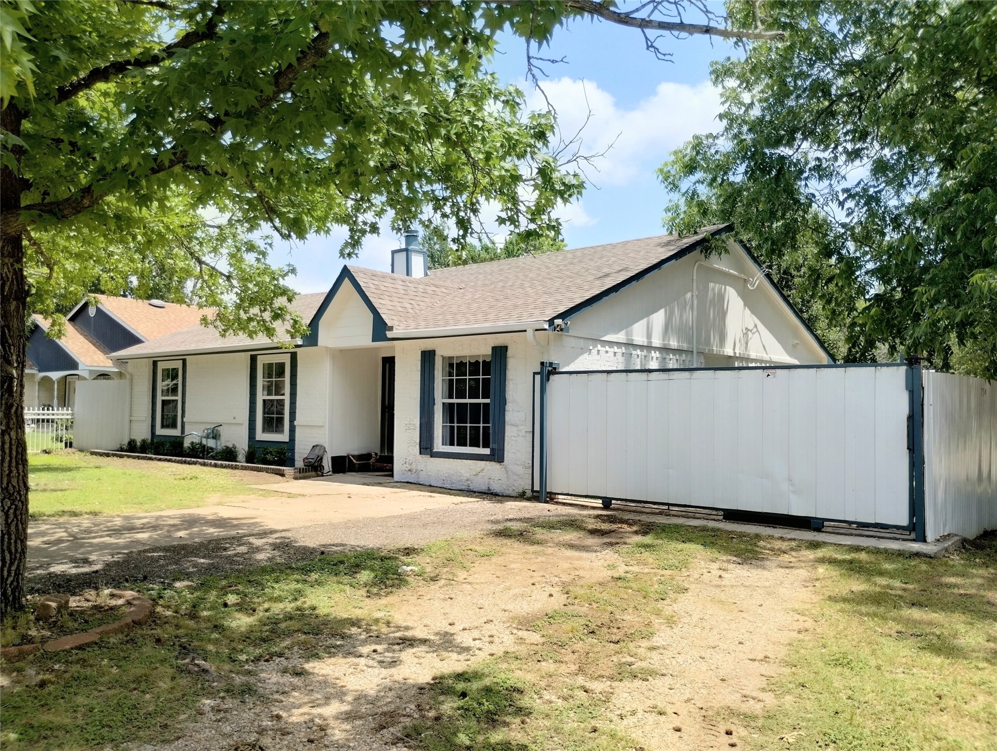 704 Manhattan Drive Dallas TX 75217