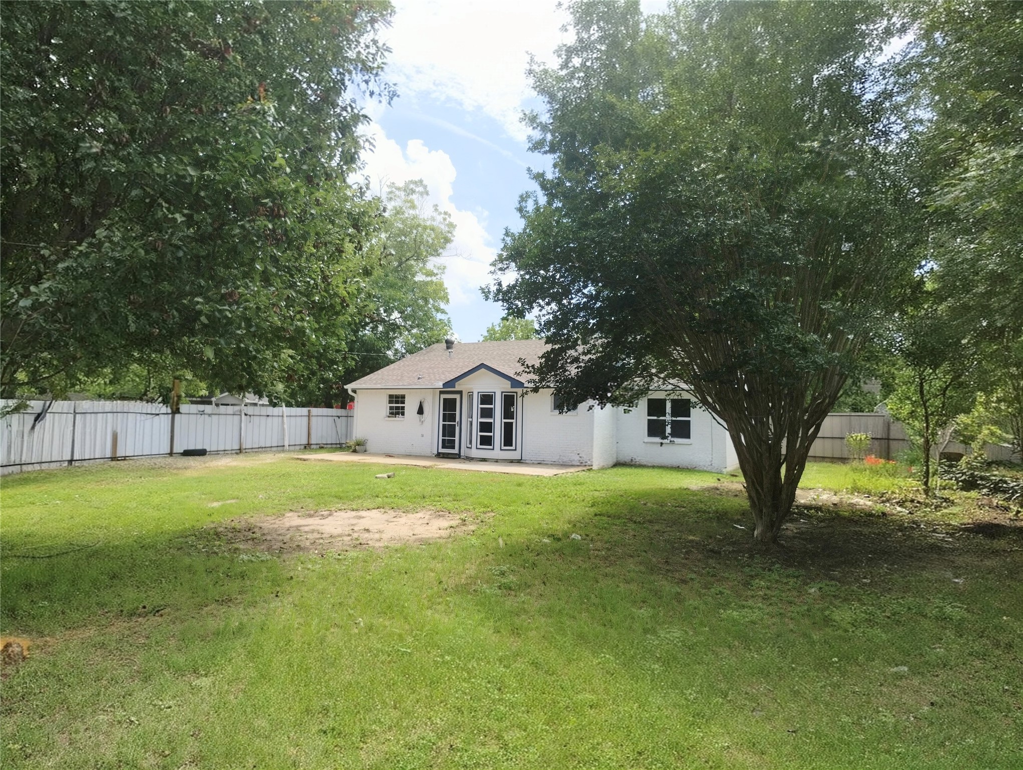 704 Manhattan Drive Dallas TX 75217