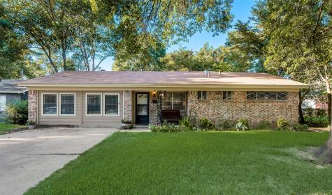 2203 Sycamore Drive Arlington TX 76013