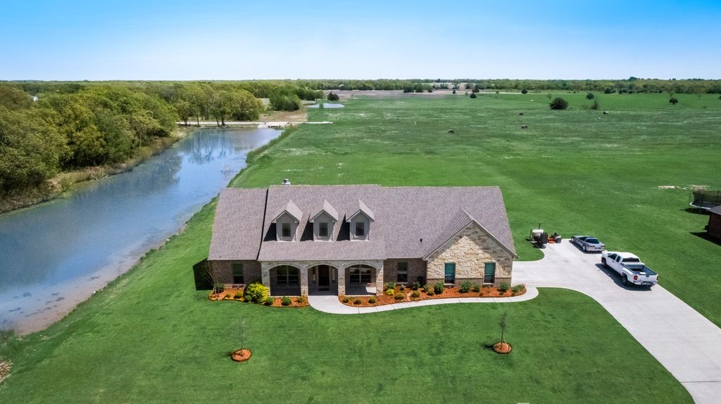 5851 W Sky Hawk Trail Royse City TX 75189