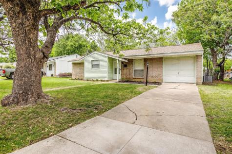 820 SW Southridge Drive Burleson TX 76028