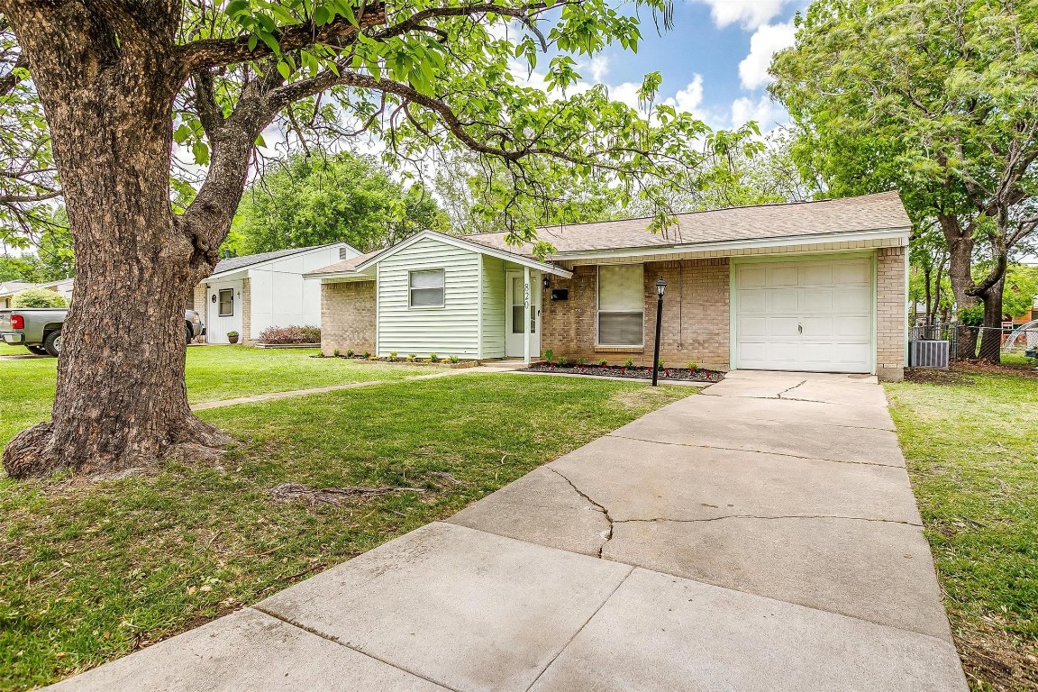 820 SW Southridge Drive Burleson TX 76028