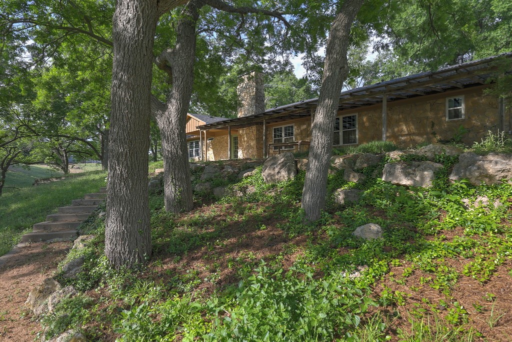 190 County Road 3198 Valley Mills TX 76689