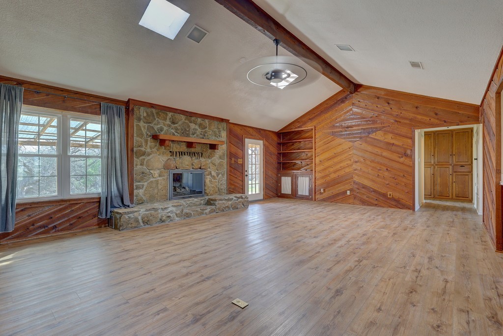 190 County Road 3198 Valley Mills TX 76689