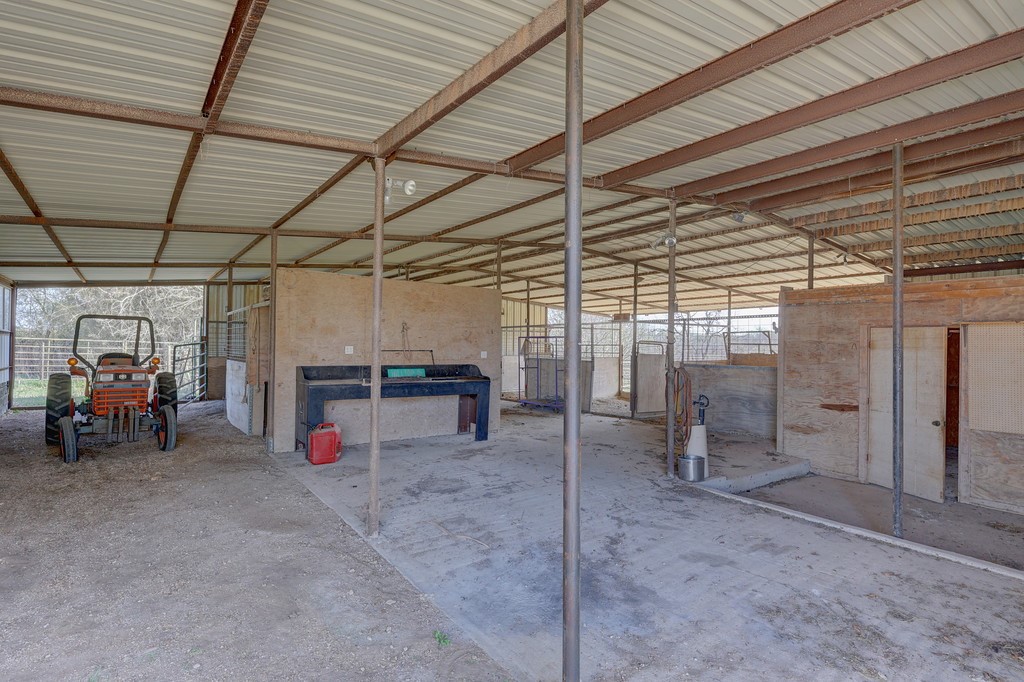 190 County Road 3198 Valley Mills TX 76689