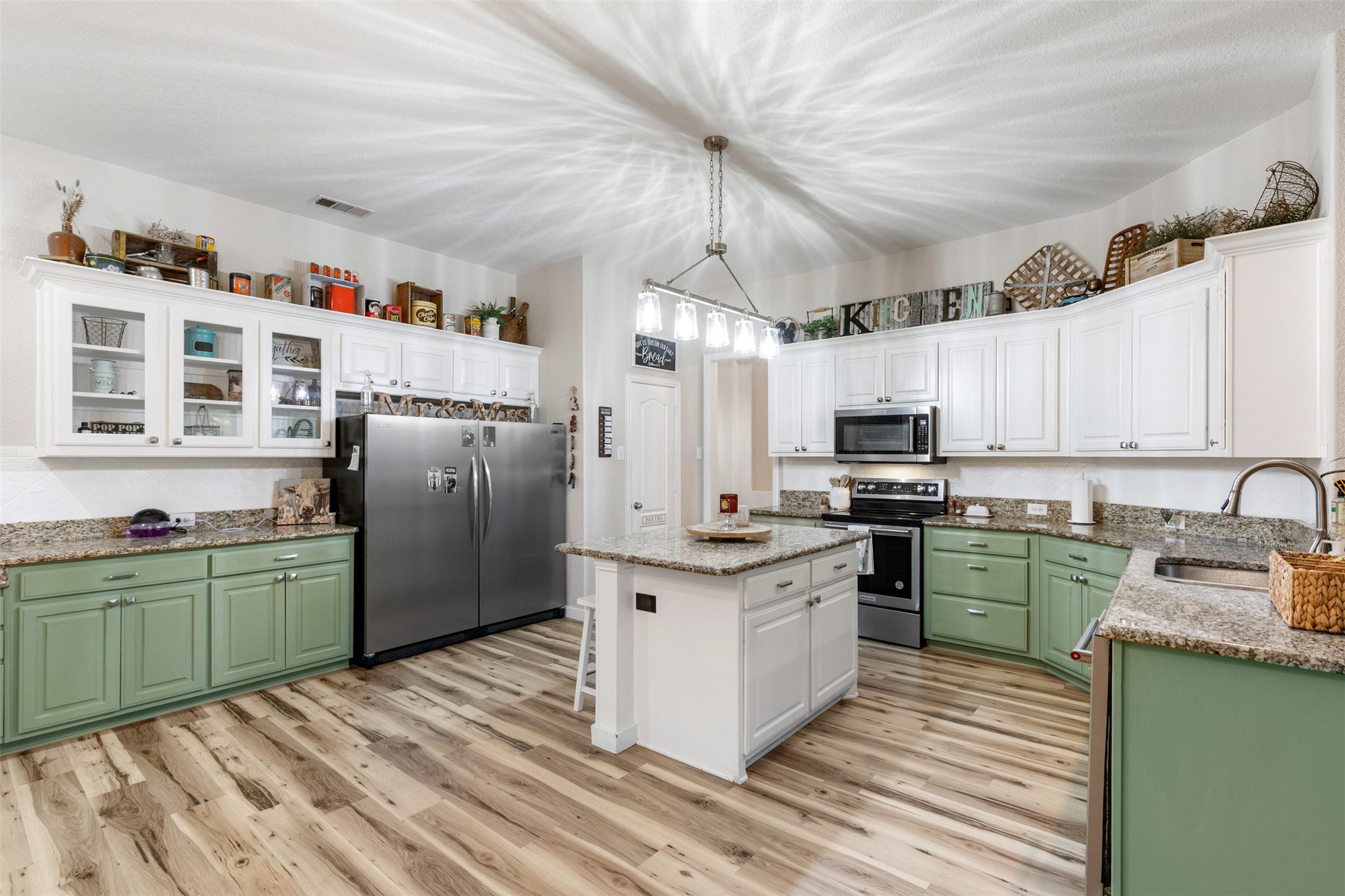 4404 Cluster Oak Court Granbury TX 76049