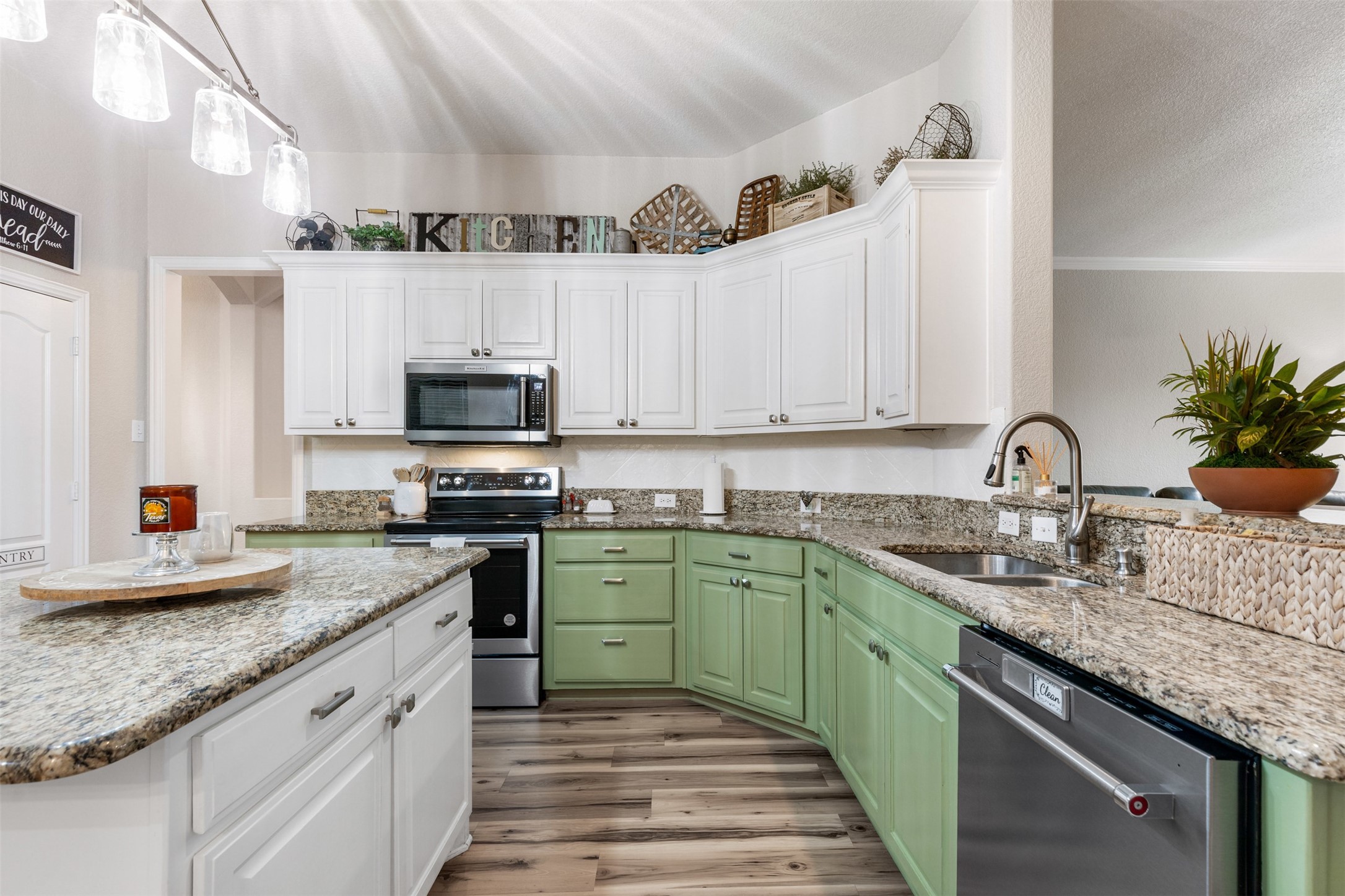 4404 Cluster Oak Court Granbury TX 76049