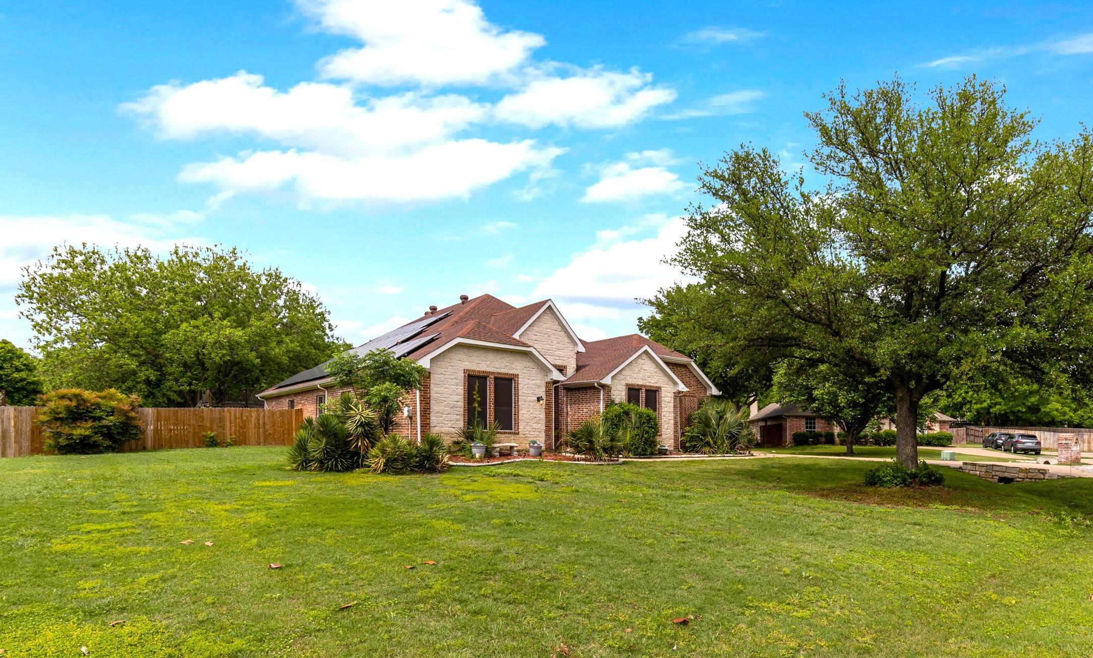 4404 Cluster Oak Court Granbury TX 76049