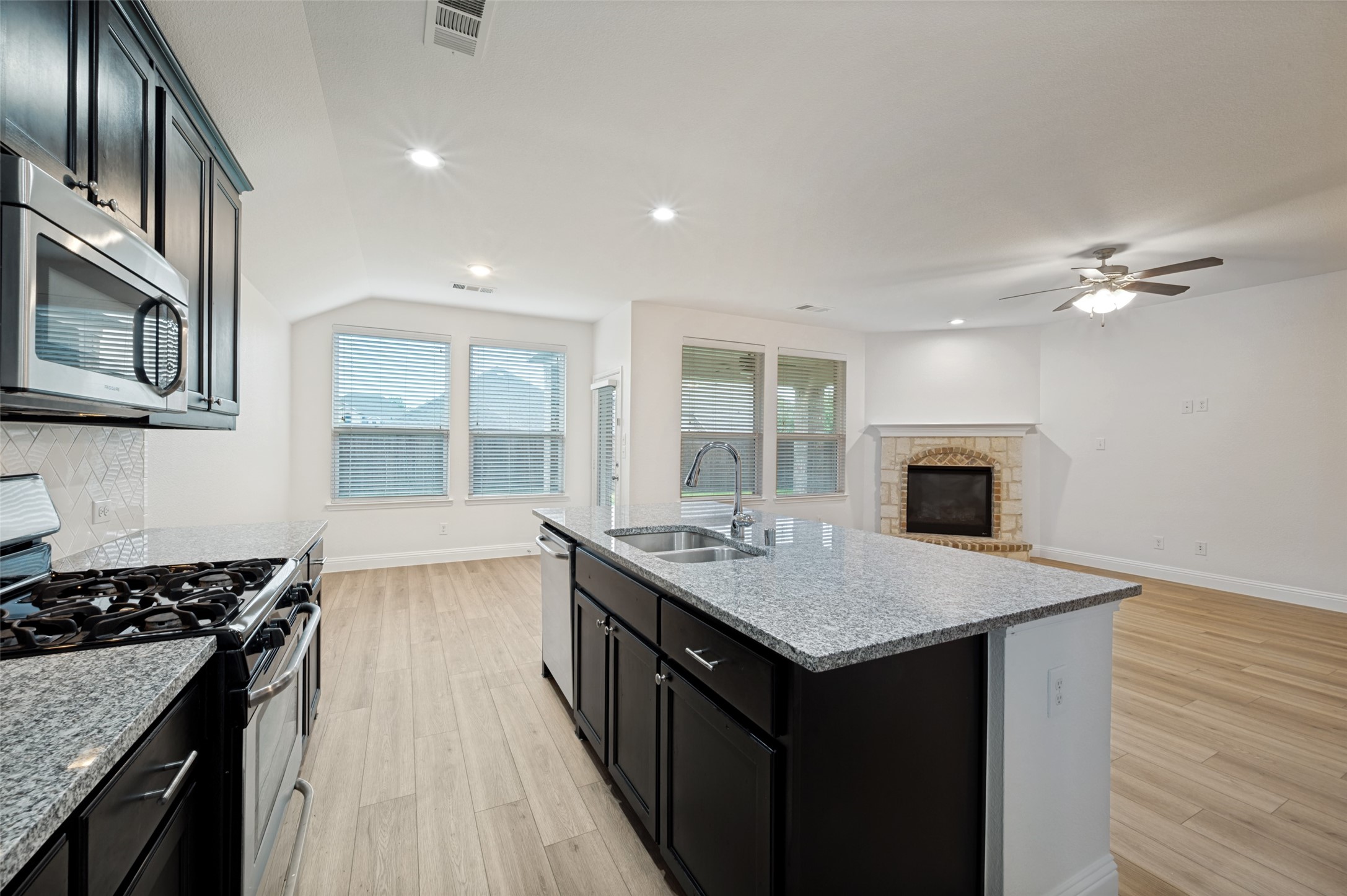 1612 Meadow Trail Lane Aubrey TX 76227