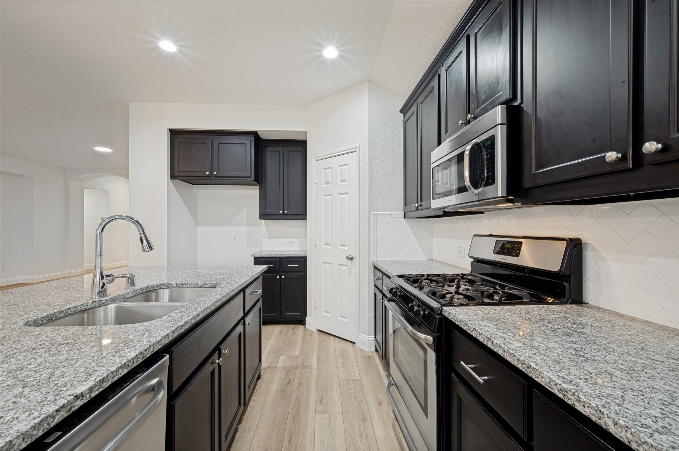 1612 Meadow Trail Lane Aubrey TX 76227