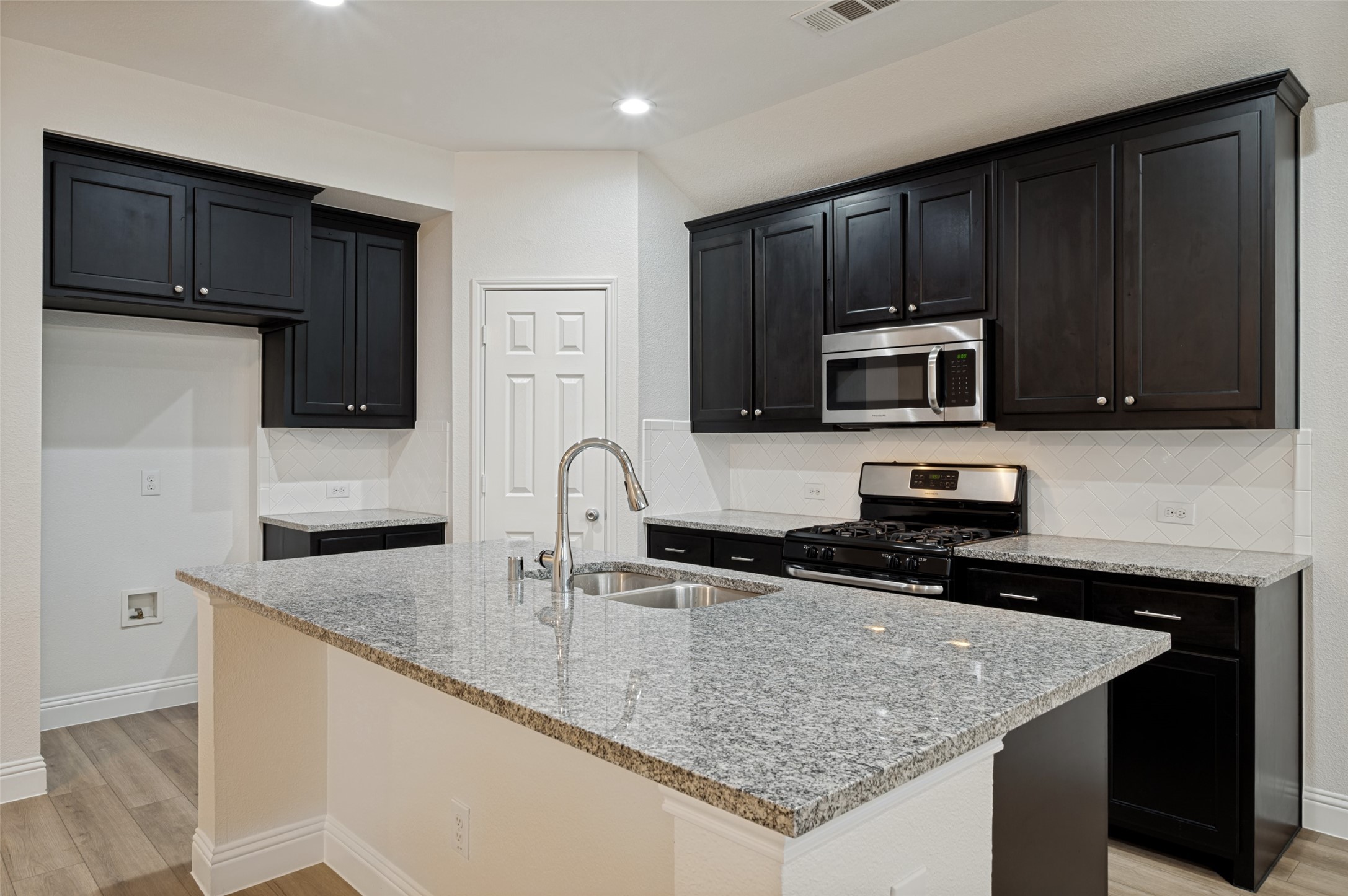 1612 Meadow Trail Lane Aubrey TX 76227