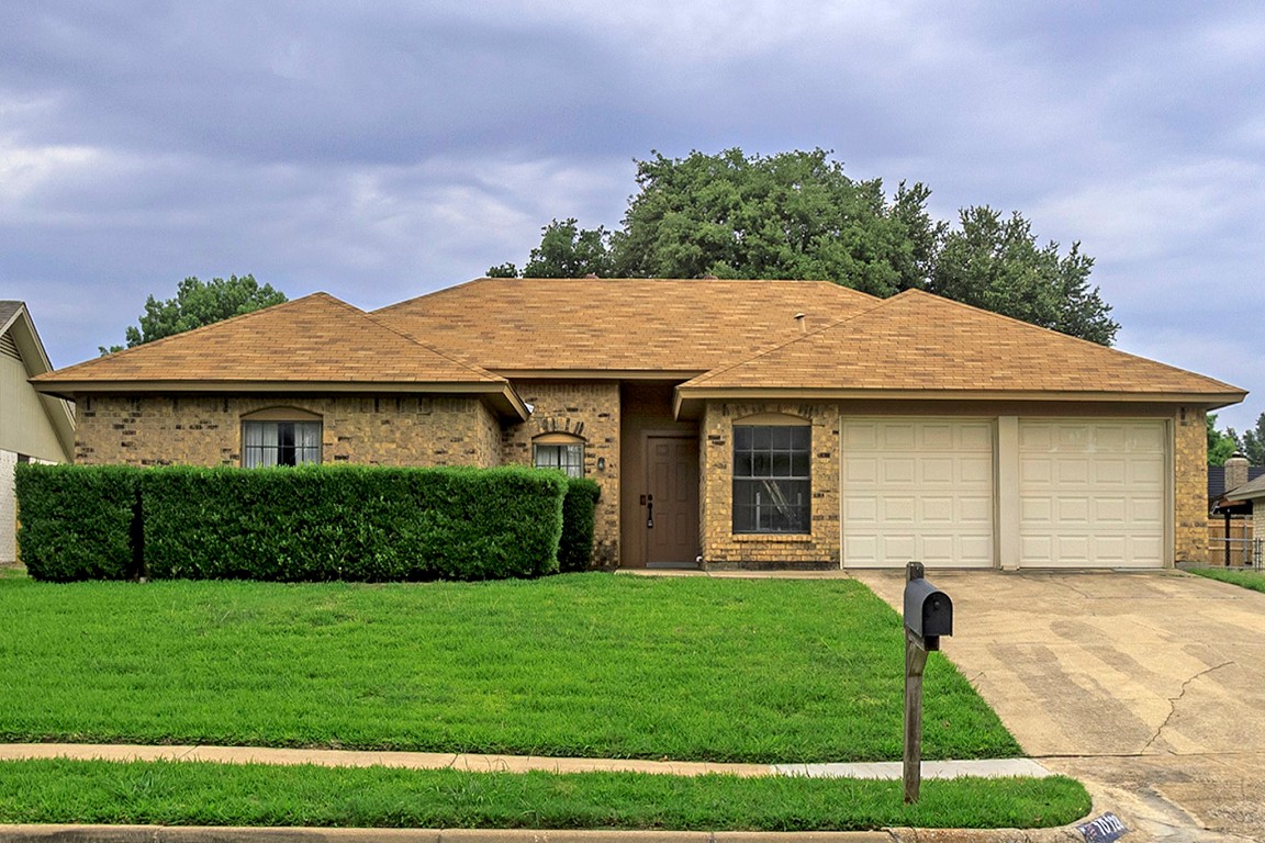 10128 Locksley Drive Benbrook TX 76126