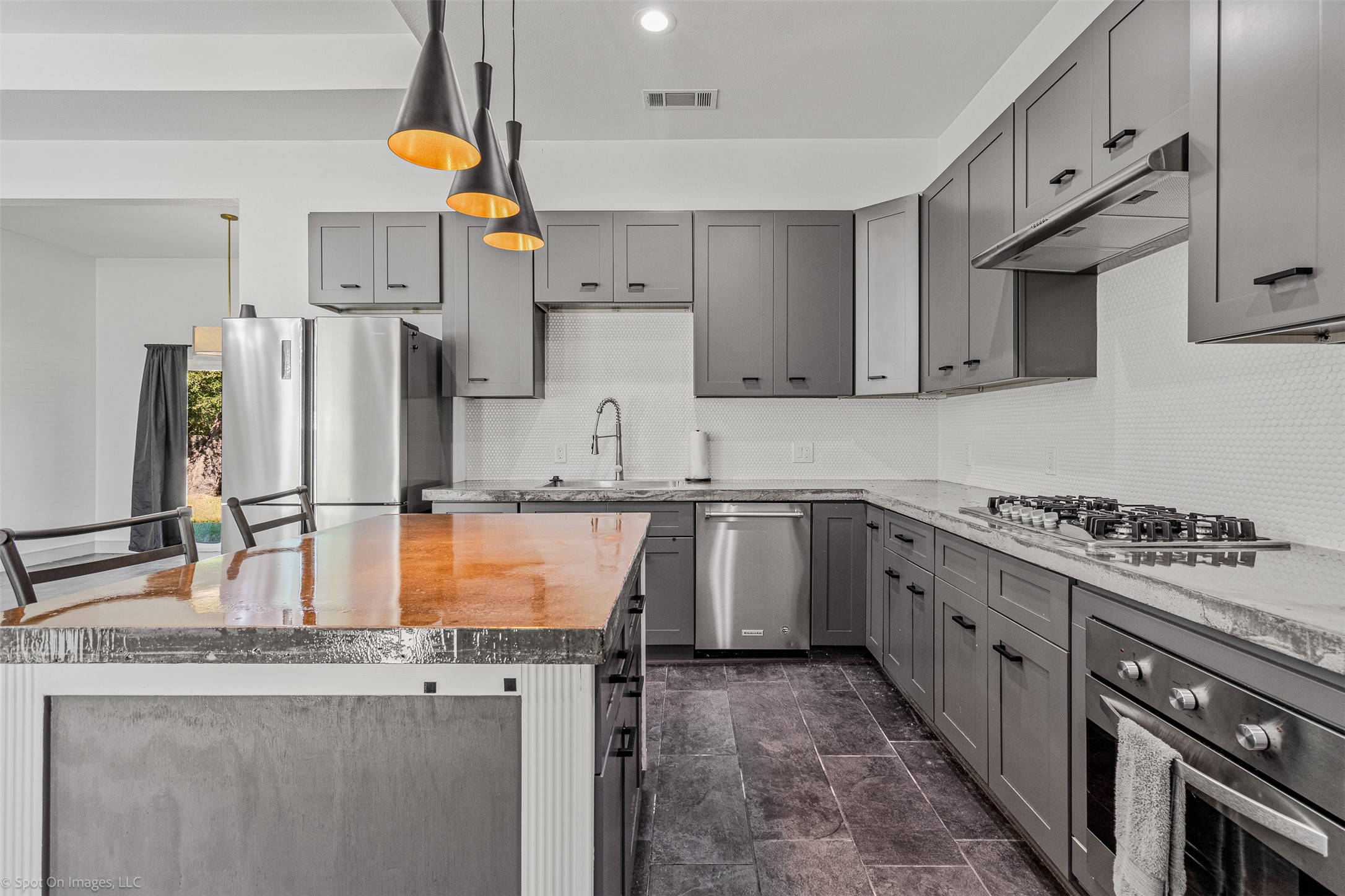 369 Pine Chase Street Van TX 75790