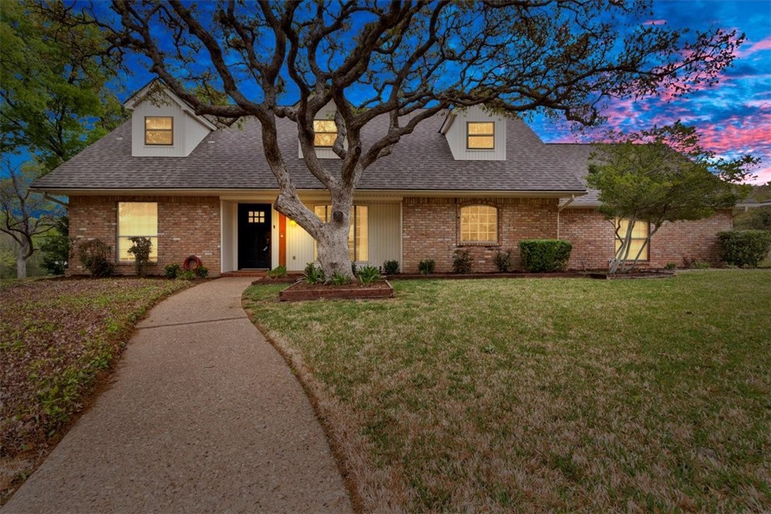 809 Woodland West Drive Woodway TX 76712