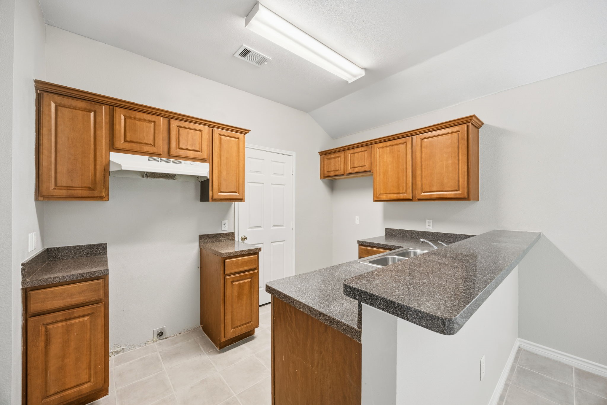 2206 Spikes Street Grand Prairie TX 75051