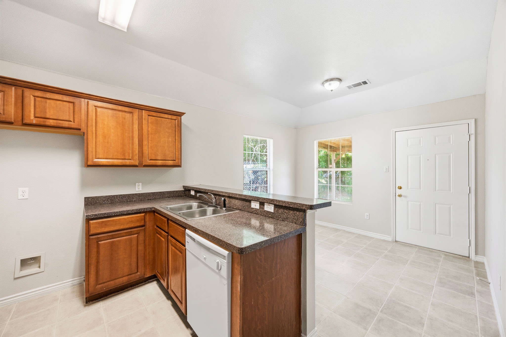 2206 Spikes Street Grand Prairie TX 75051