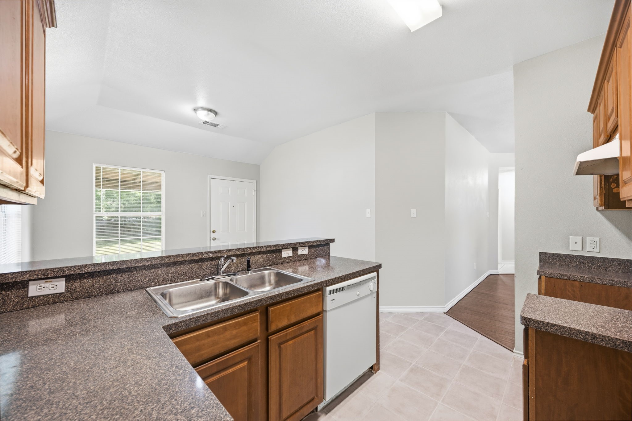 2206 Spikes Street Grand Prairie TX 75051