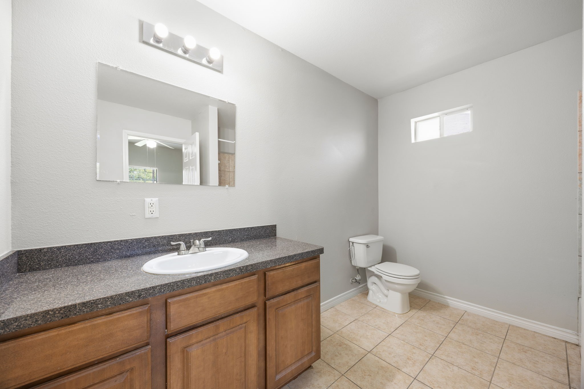 2206 Spikes Street Grand Prairie TX 75051