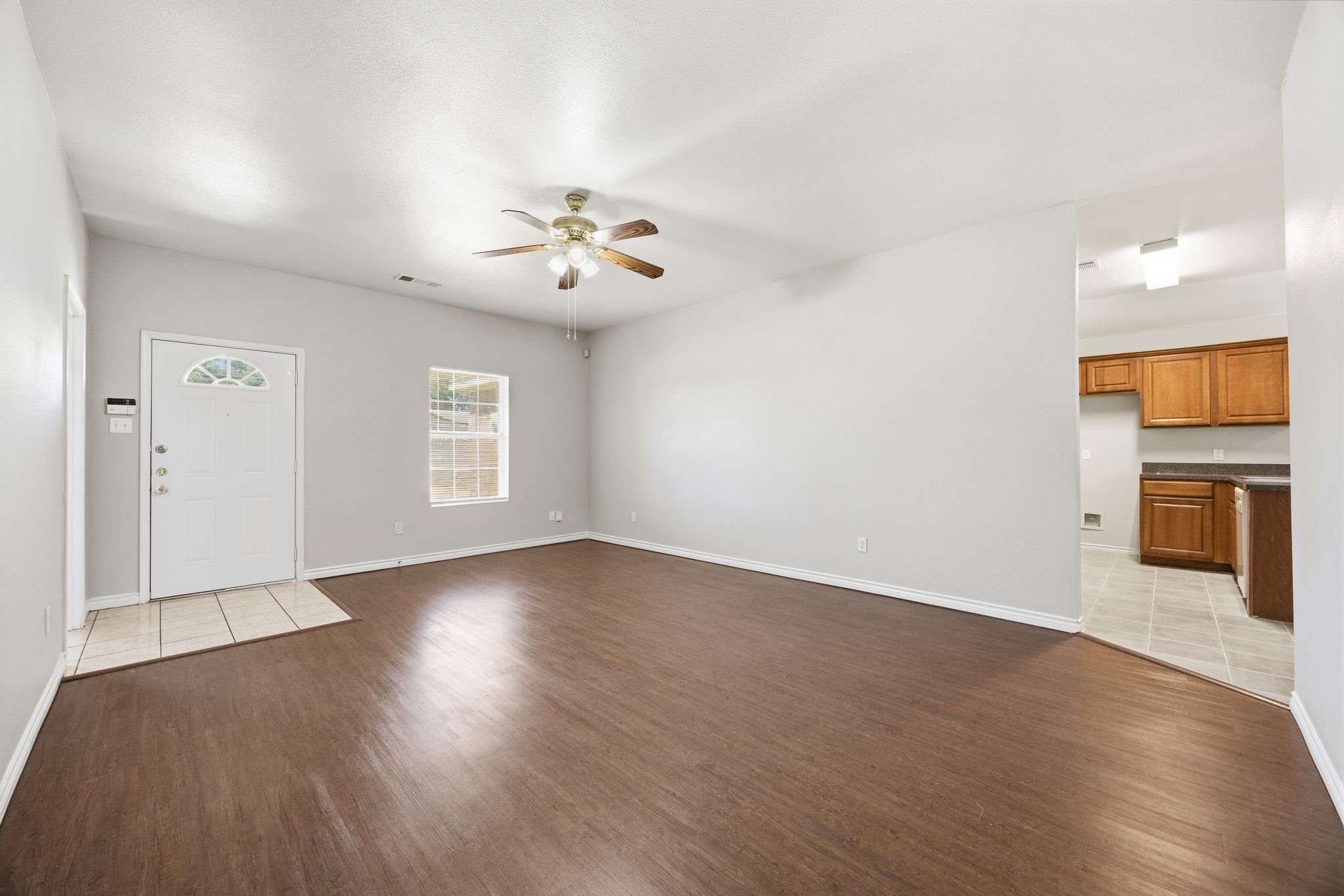 2206 Spikes Street Grand Prairie TX 75051