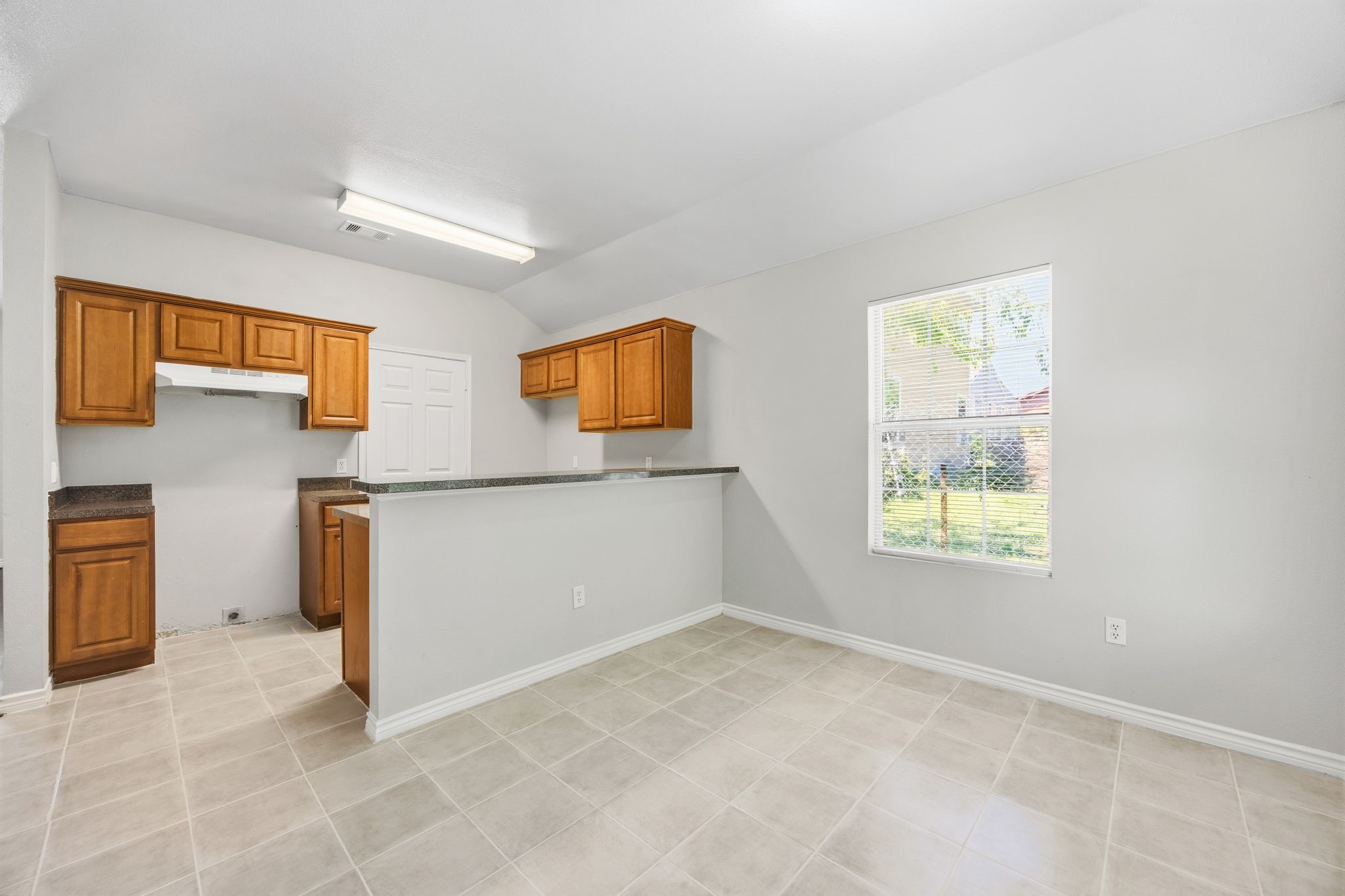 2206 Spikes Street Grand Prairie TX 75051
