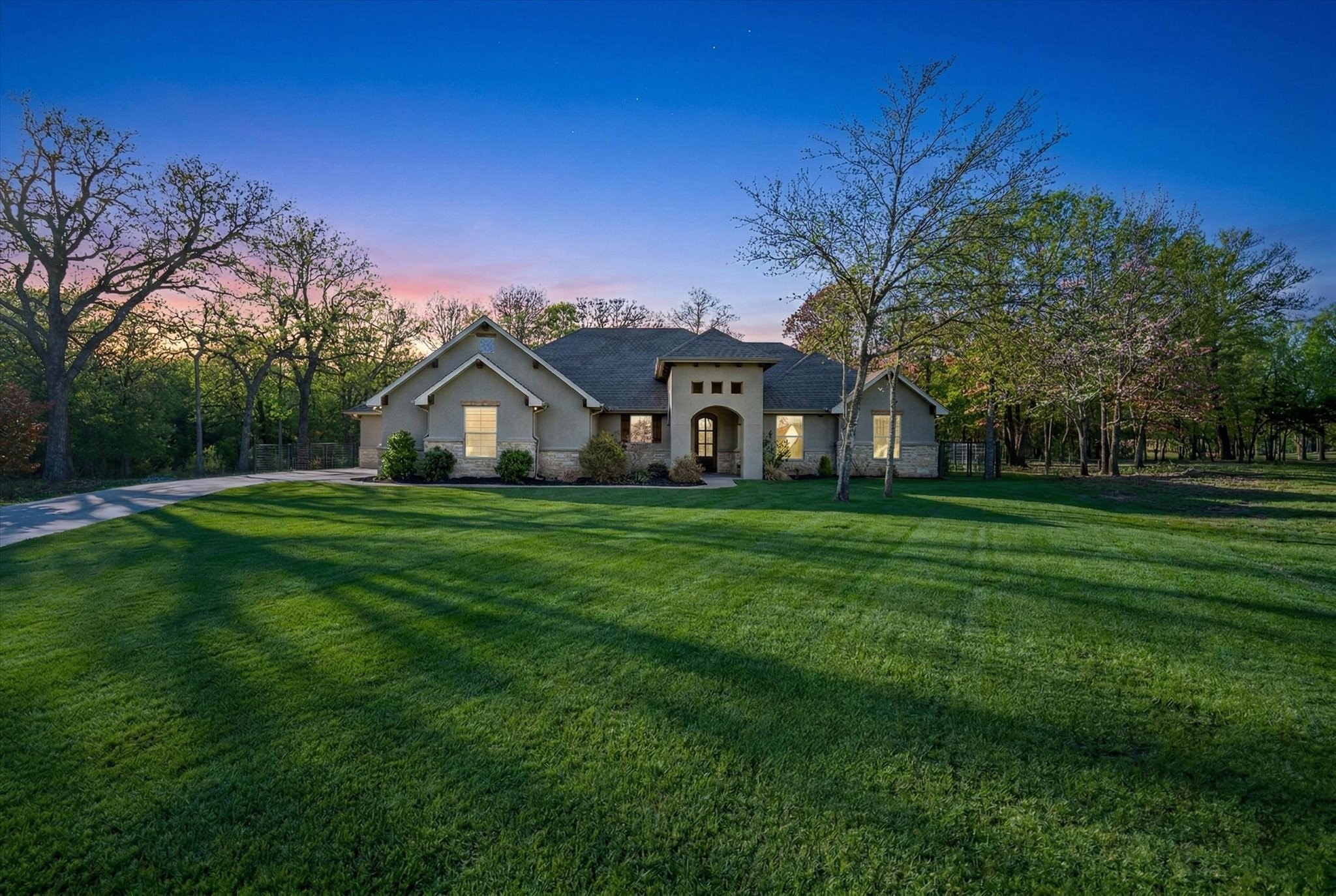 401 Acorn Trail Granbury TX 76049